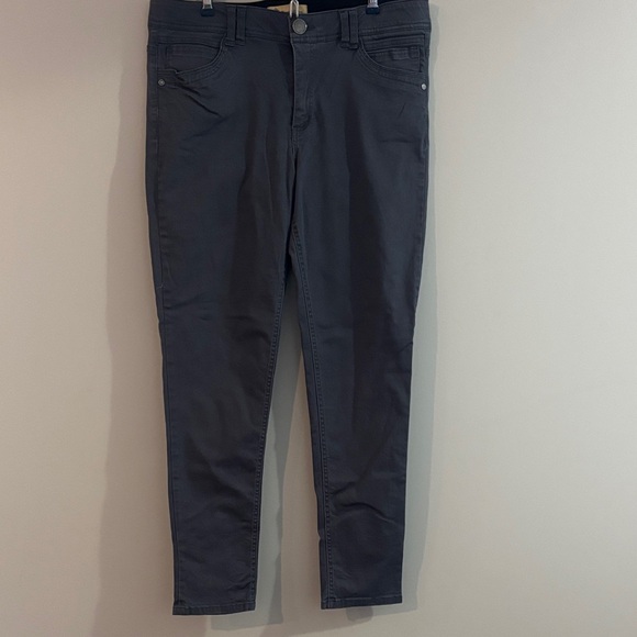 Democracy Women's Skinny Jeans in Dark Gray - Picture 1 of 3